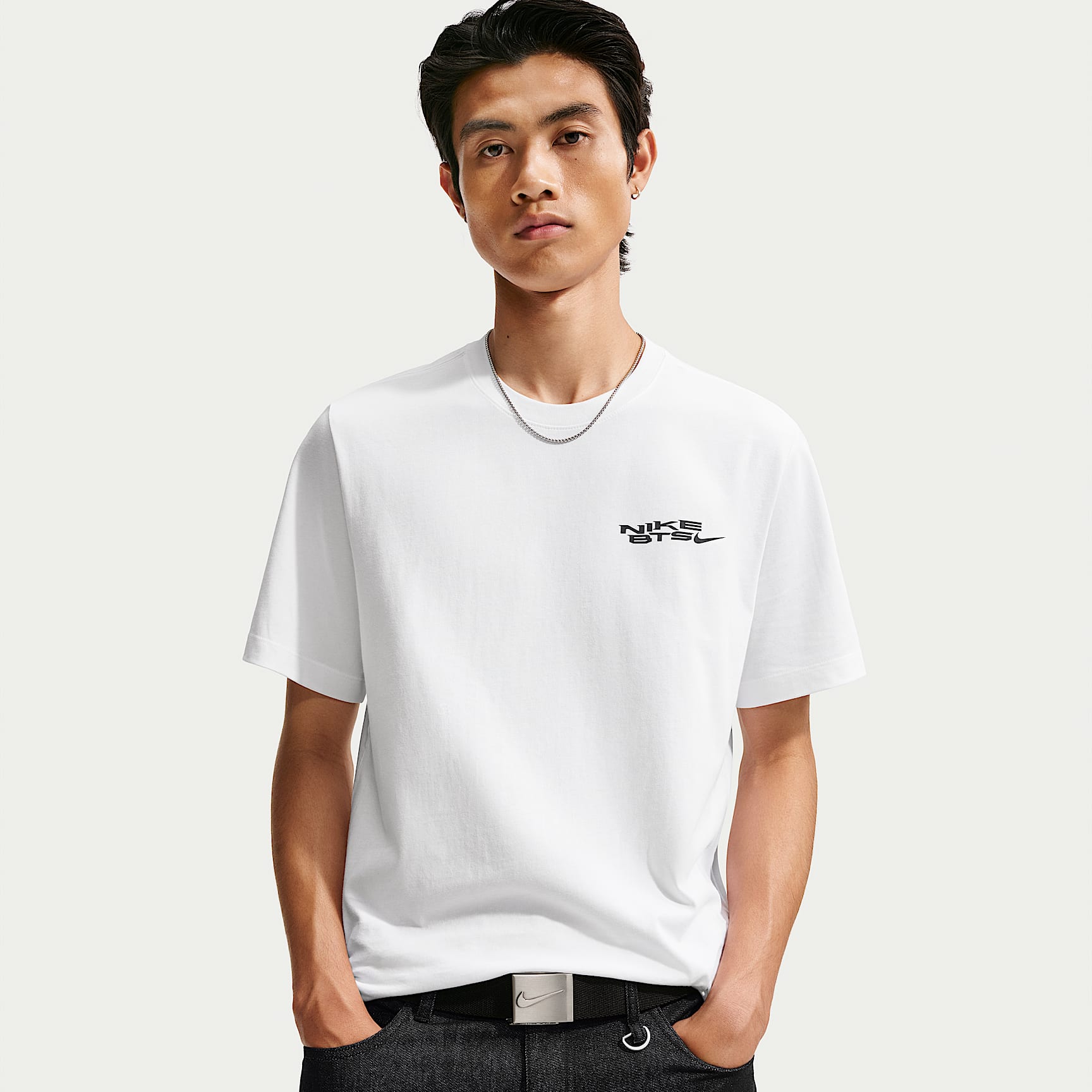 Mサイズ　NIKE BTS コラボ Tシャツ ホワイト Nike Sportswear 
